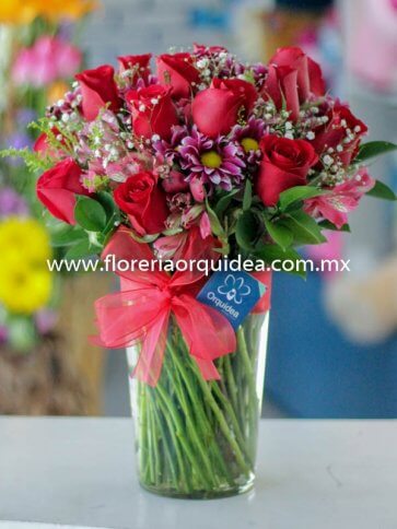 Jarrón de 18 Rosas
