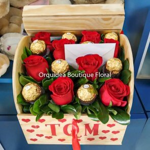 Baúl de 8 Rosas y 8 Ferreros